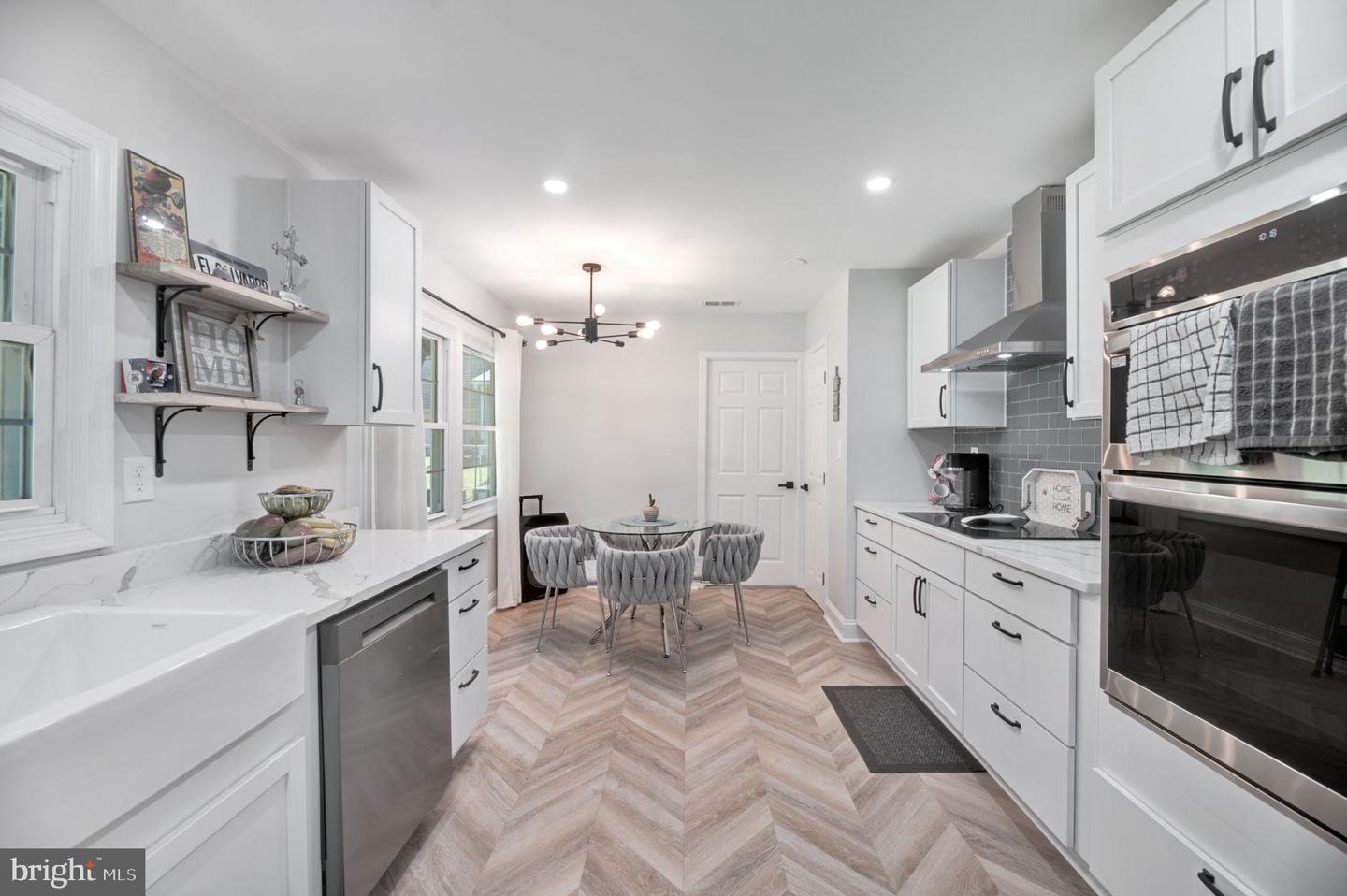 8812 Churchfield Ln Property Photo 3