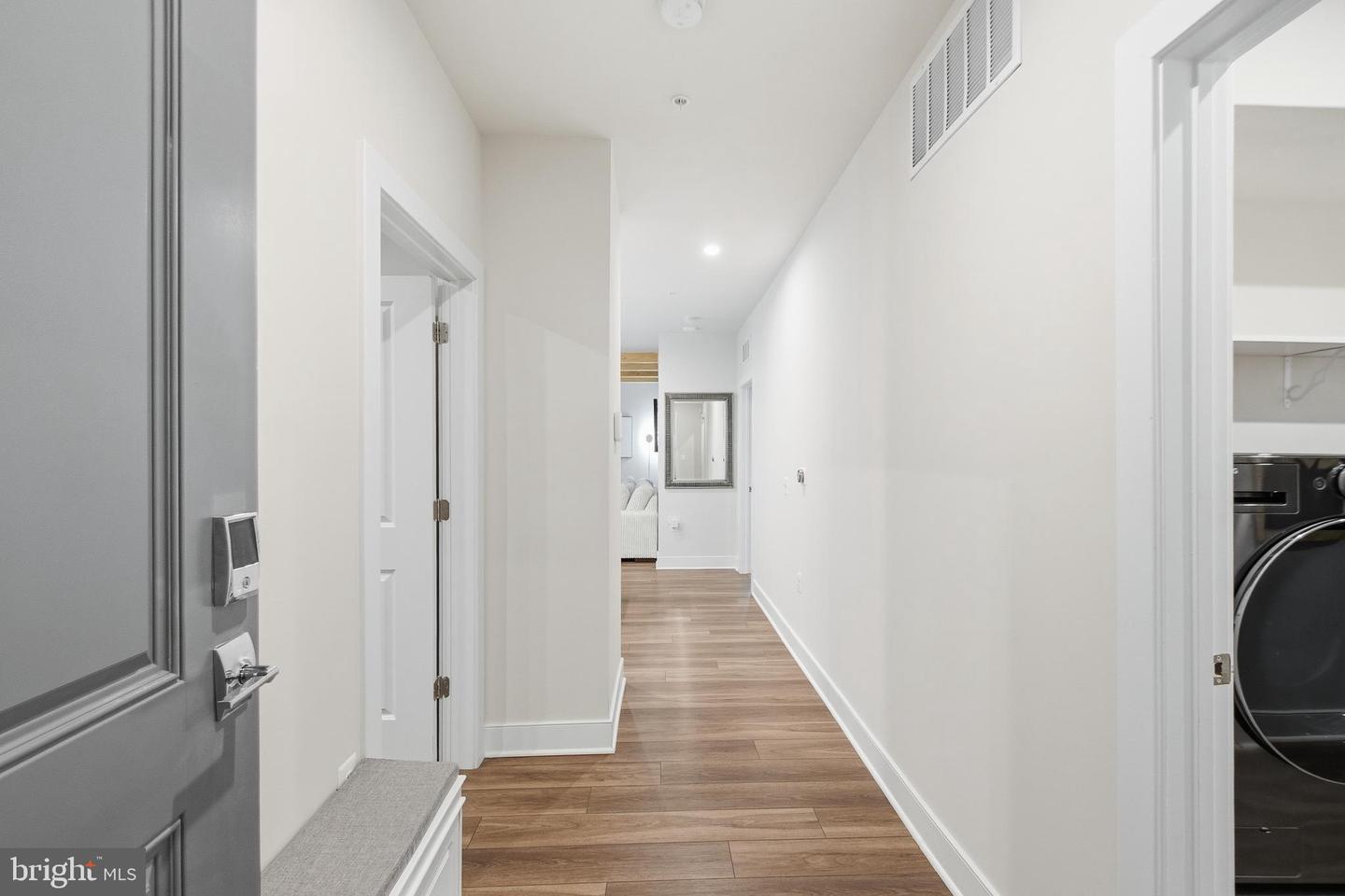 100 Saint Ives Pl #108 Property Photo 3