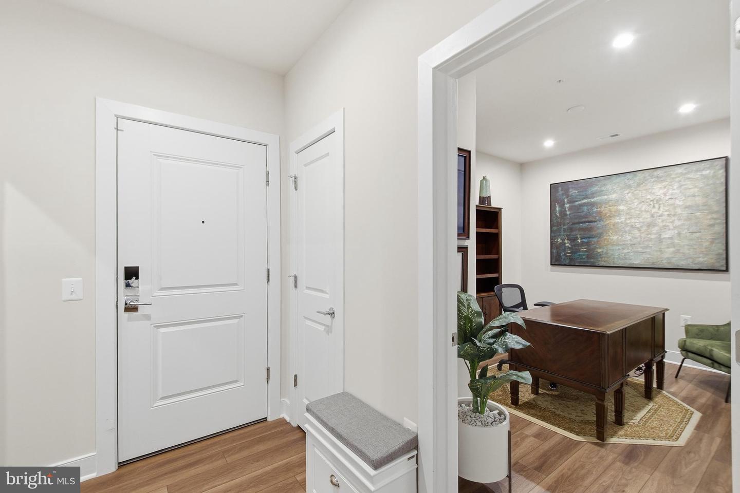 100 Saint Ives Pl #108 Property Photo 4