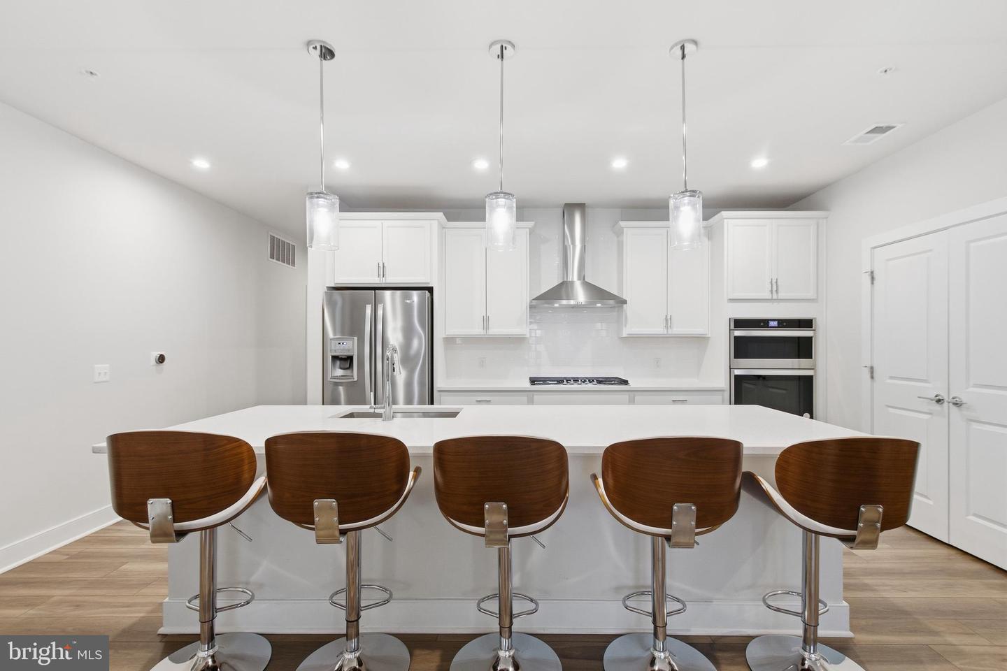 100 Saint Ives Pl #108 Property Photo 8