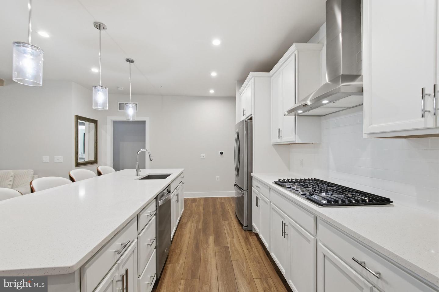 100 Saint Ives Pl #108 Property Photo 10