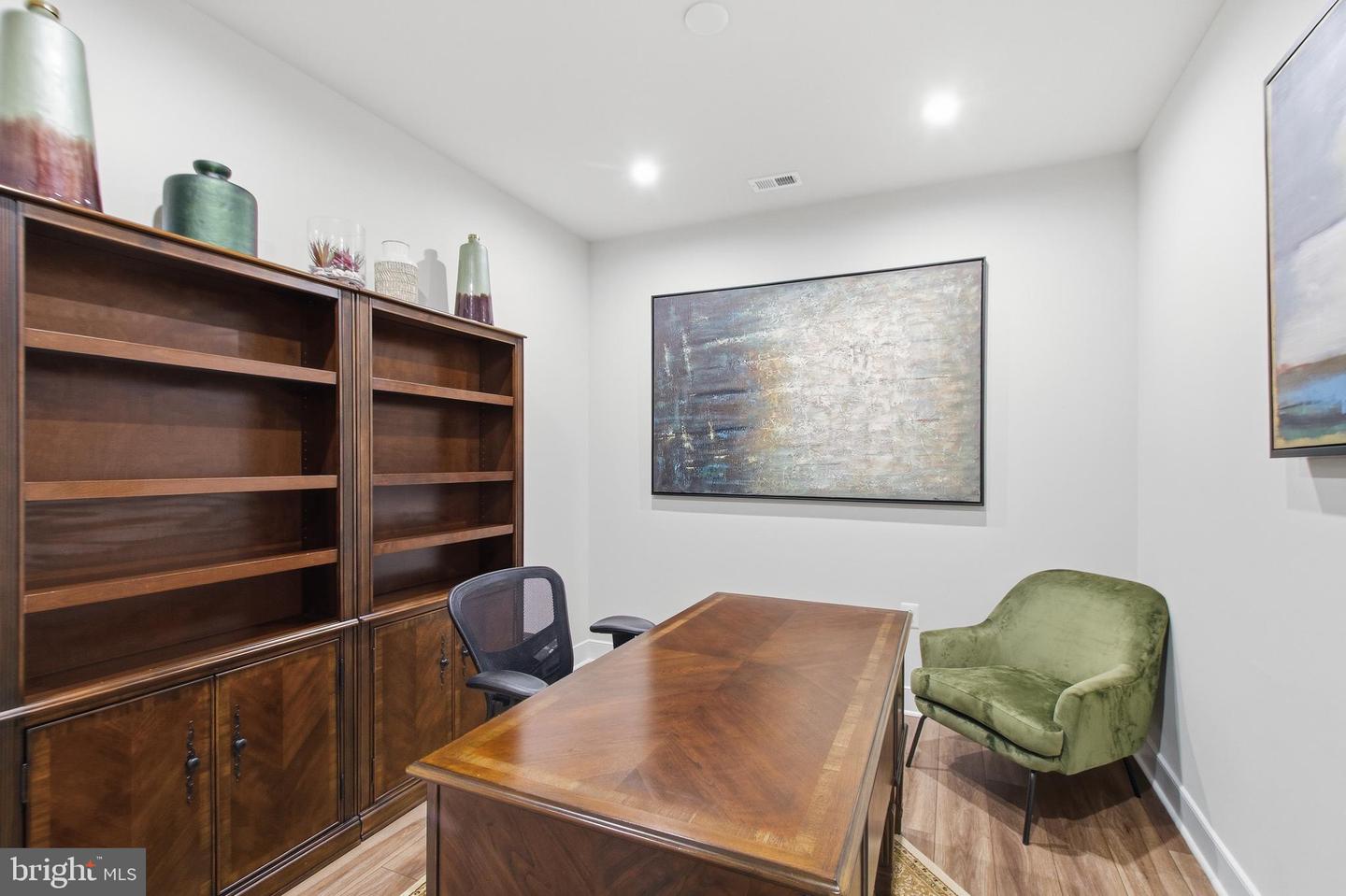 100 Saint Ives Pl #108 Property Photo 16