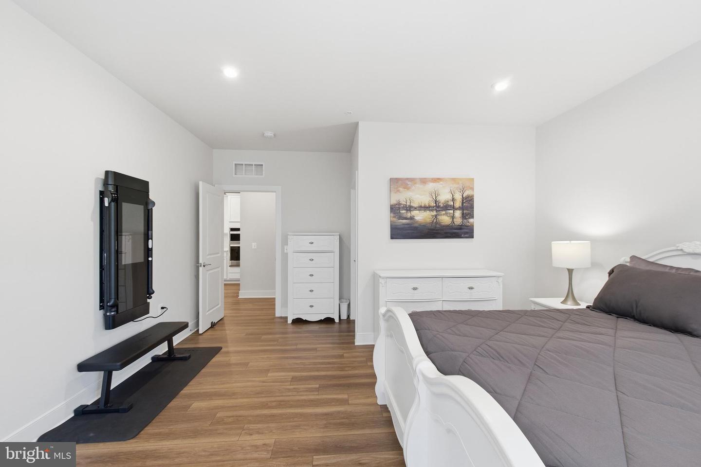 100 Saint Ives Pl #108 Property Photo 19