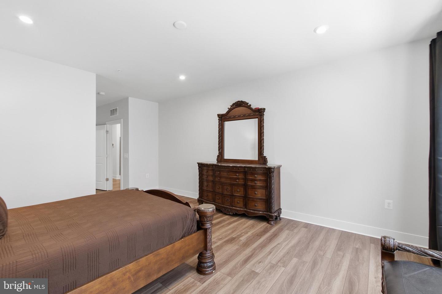 100 Saint Ives Pl #108 Property Photo 23