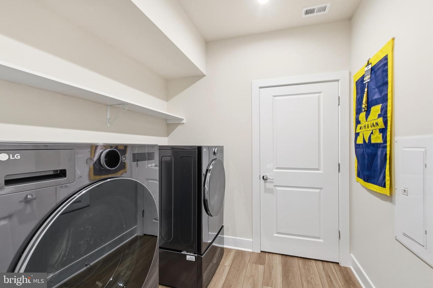 100 Saint Ives Pl #108 Property Photo 28