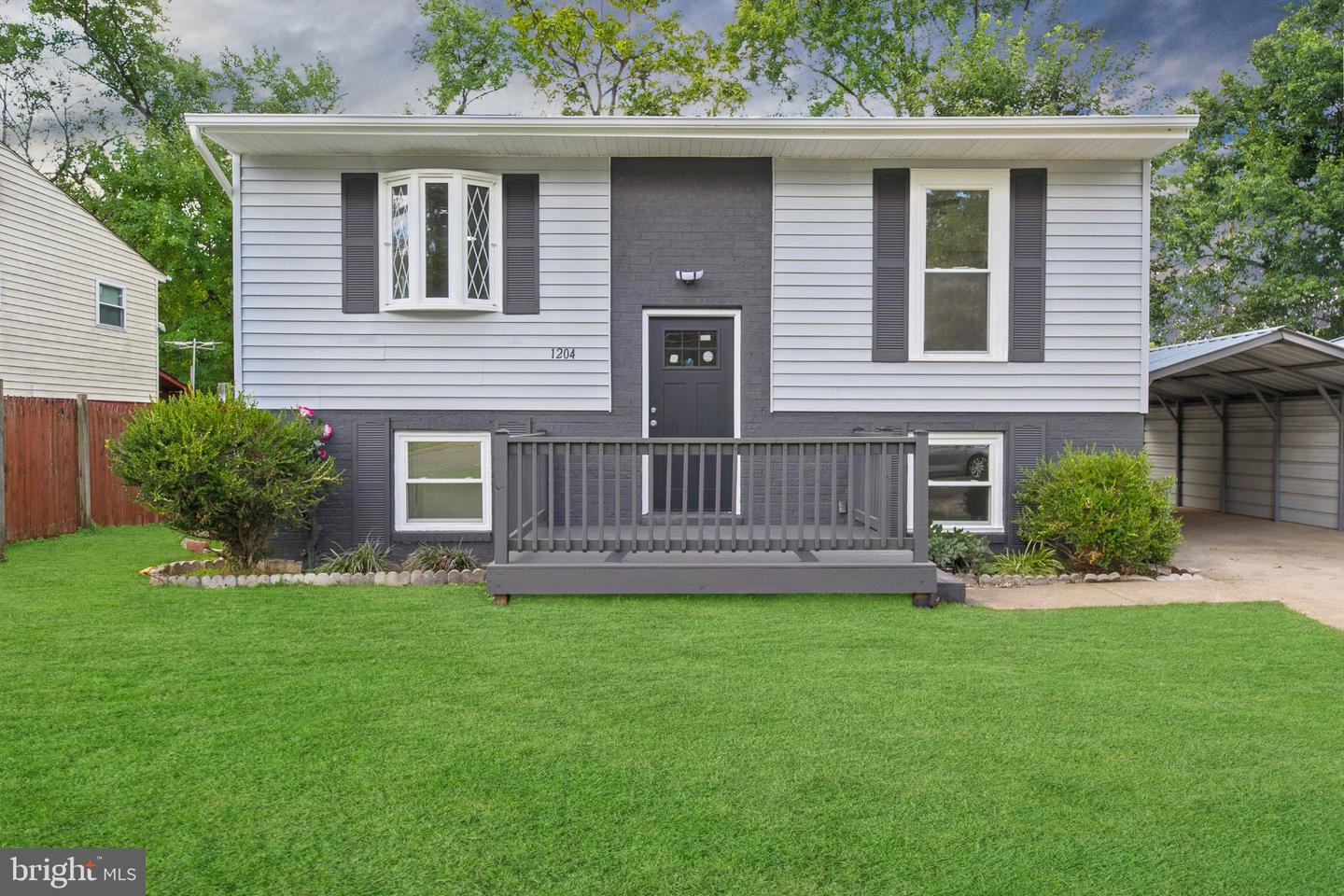 1204 INDO PL Property Photo 1