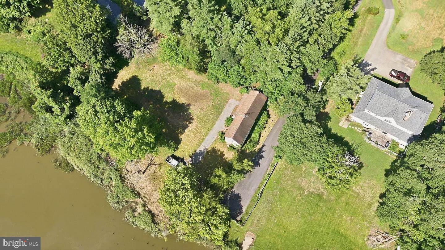 17501 Watershed Dr Property Photo 2