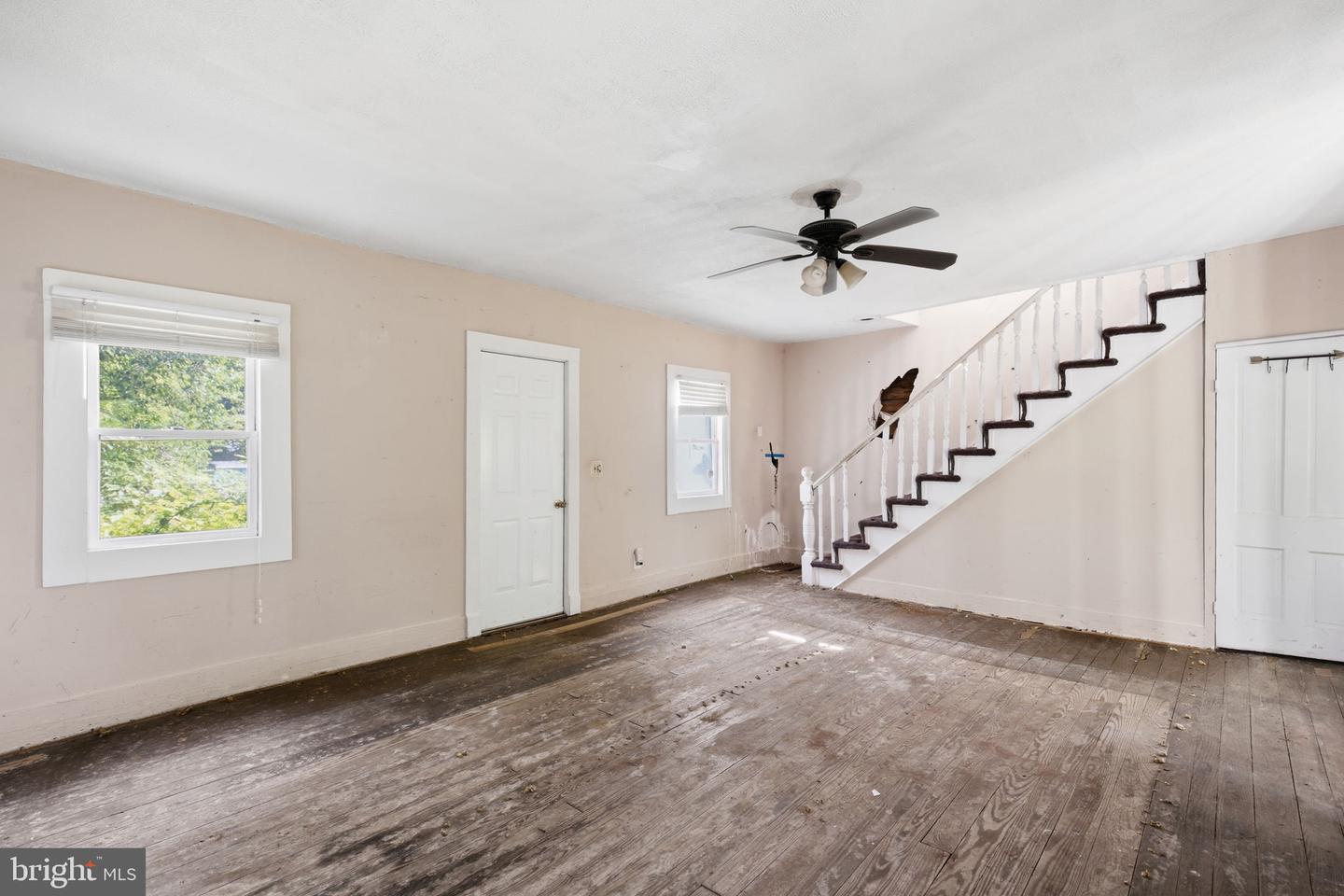 17501 Watershed Dr Property Photo 10