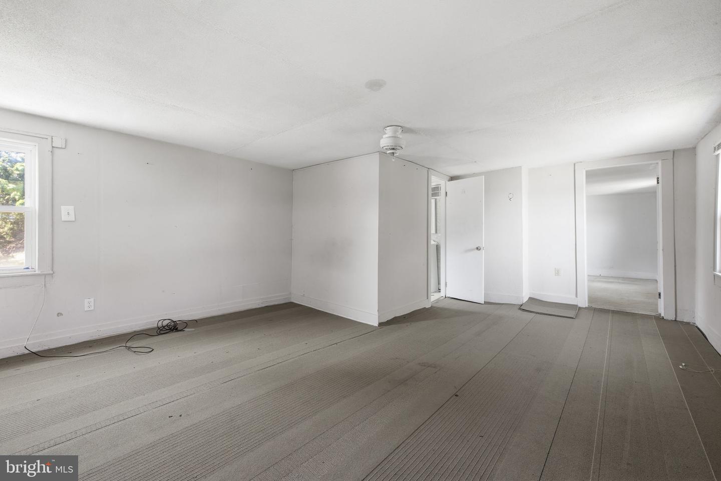 17501 Watershed Dr Property Photo 20