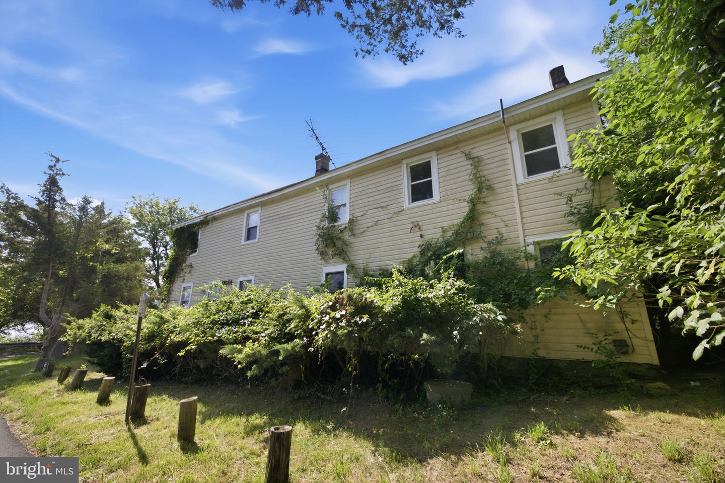 17501 Watershed Dr Property Photo 28