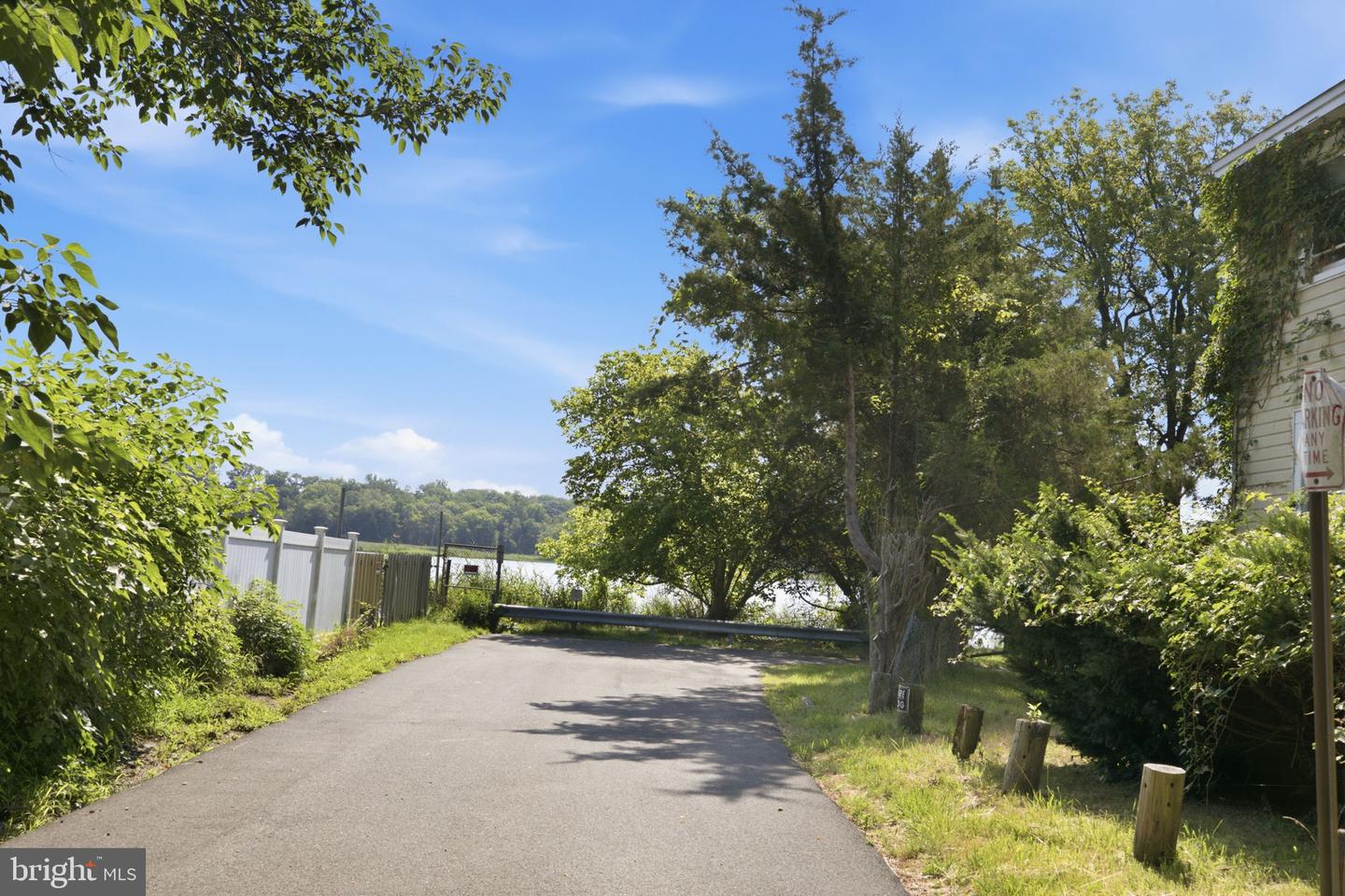17501 Watershed Dr Property Photo 29