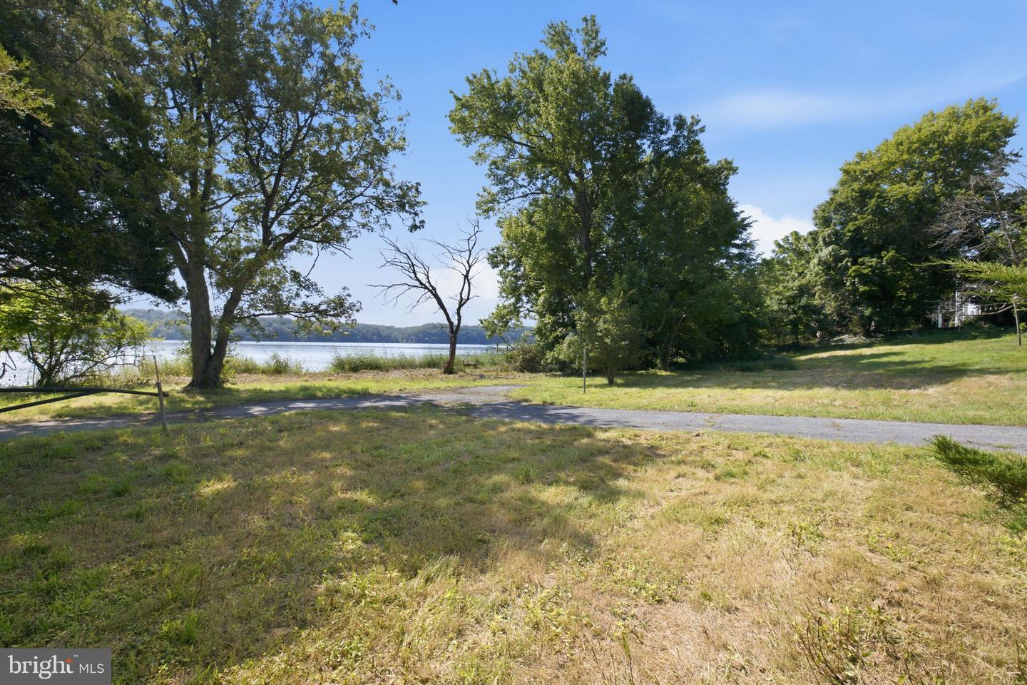17501 Watershed Dr Property Photo 30