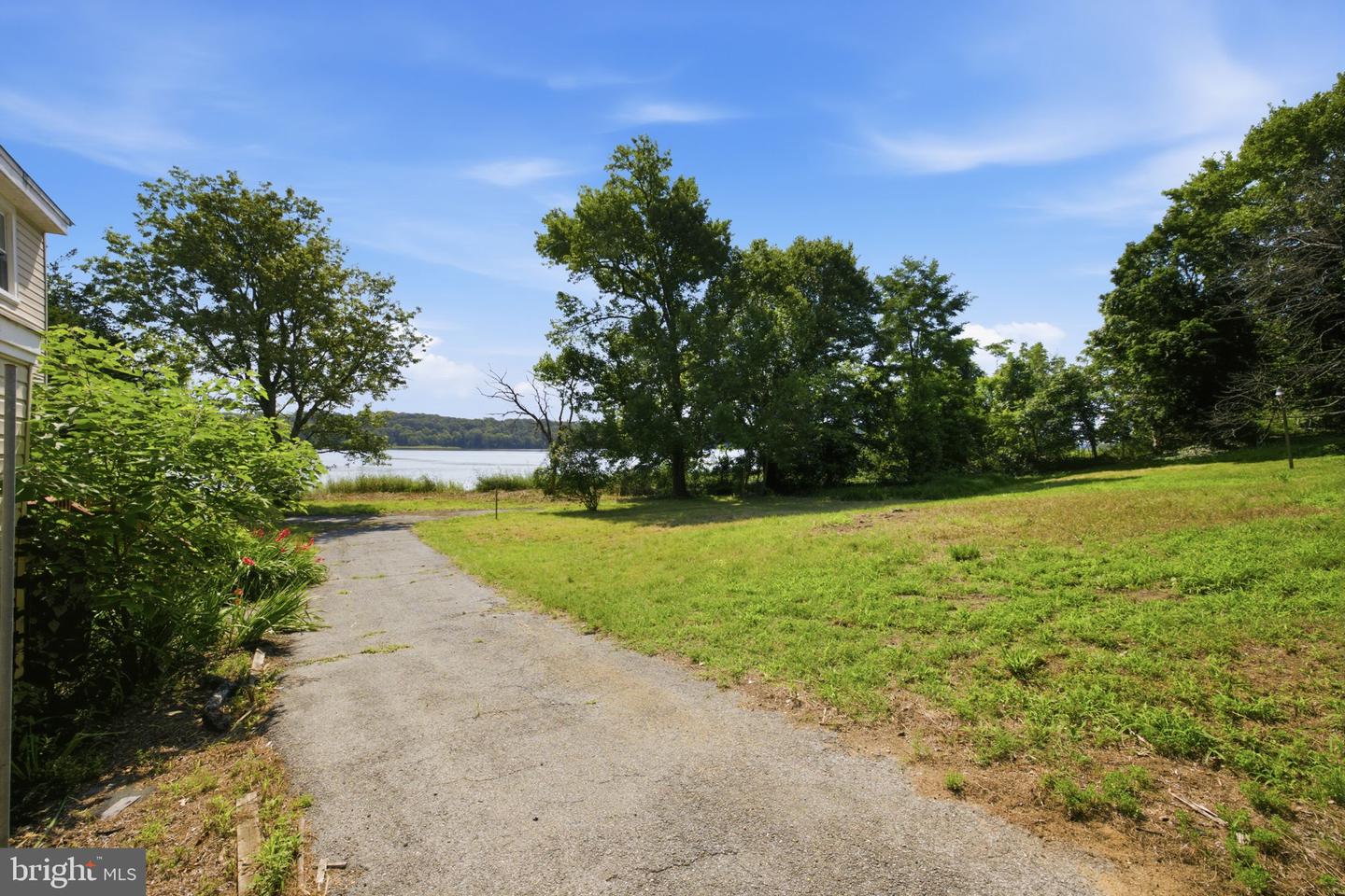 17501 Watershed Dr Property Photo 32