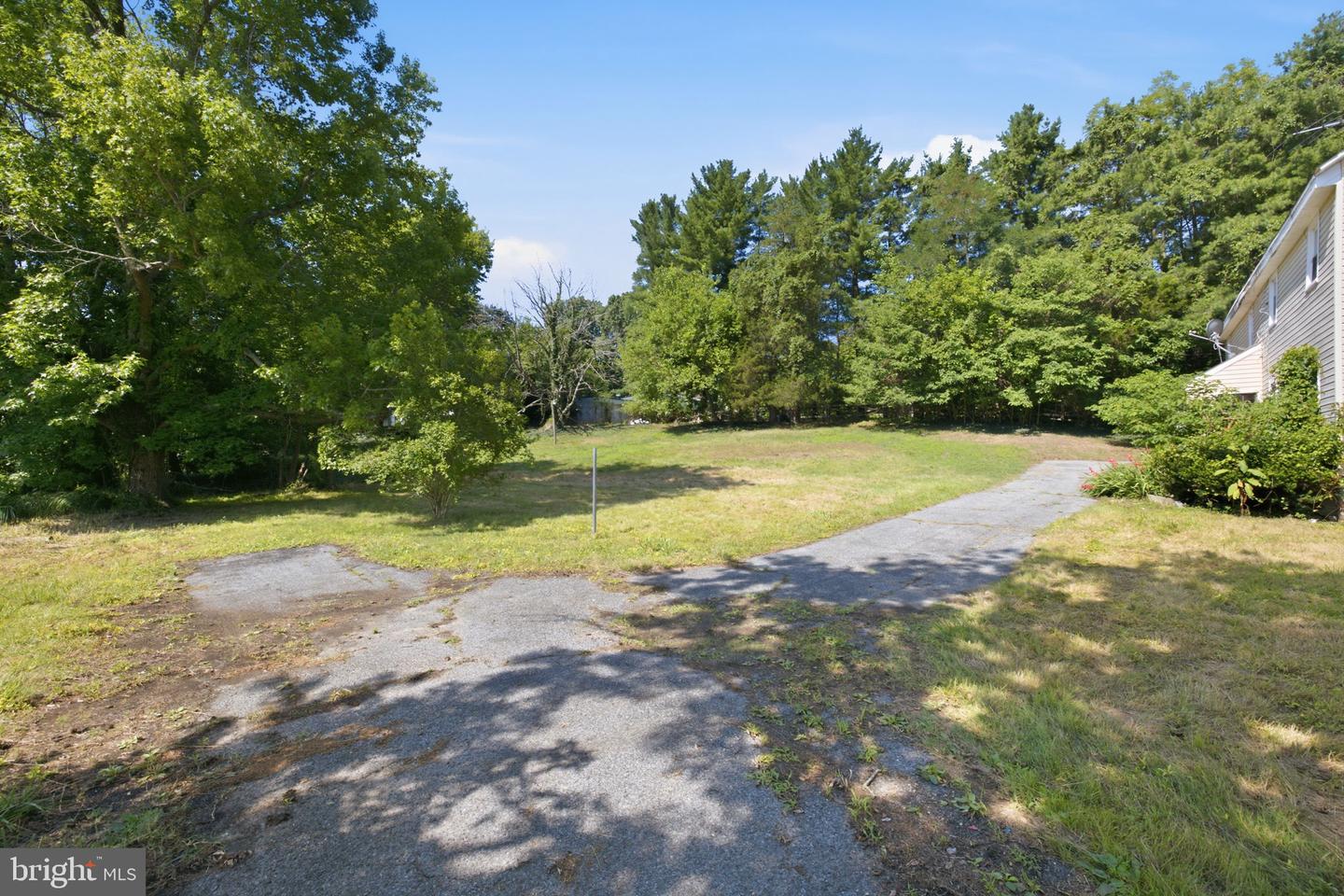 17501 Watershed Dr Property Photo 33