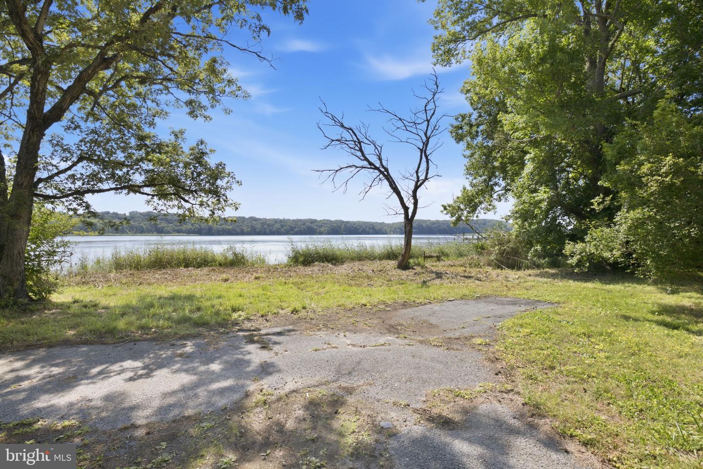 17501 Watershed Dr Property Photo 34