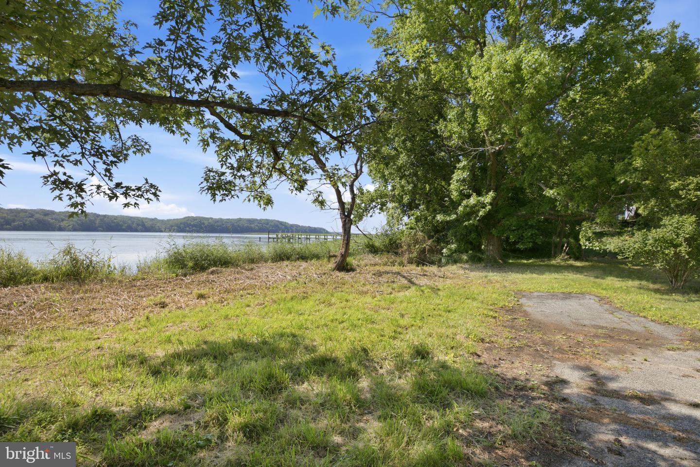 17501 Watershed Dr Property Photo 35