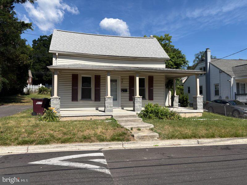 725 Mentor Ave Property Photo 1