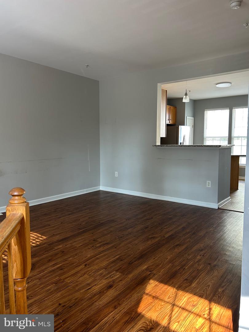9602 Woodview Dr Property Photo 3