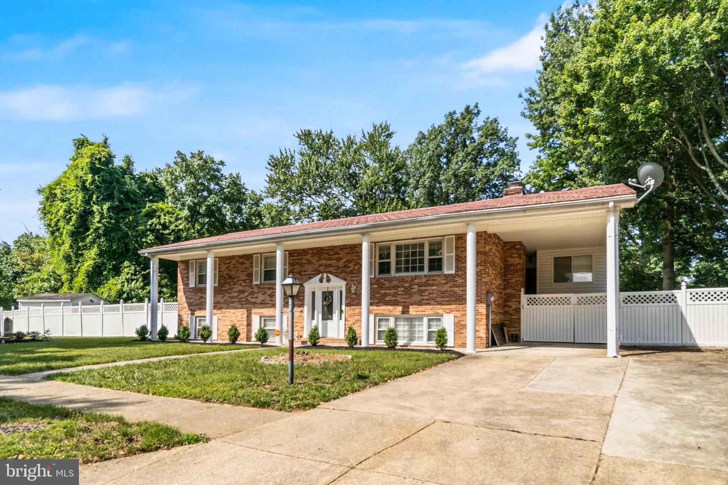 12817 Peace Dr Property Photo 1