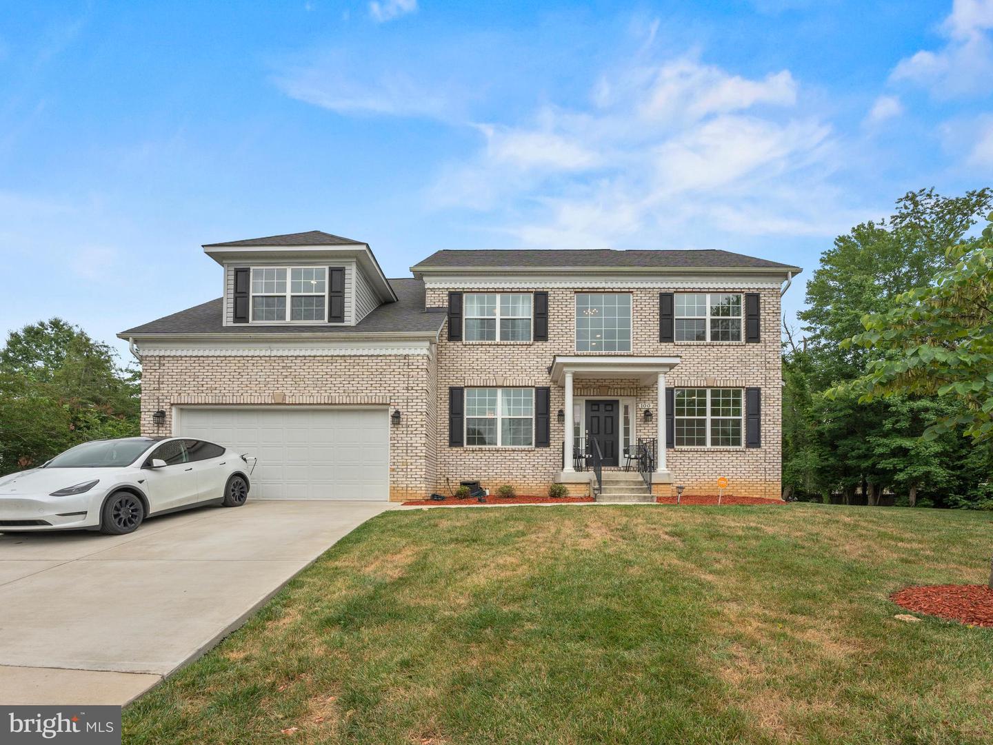 100 Inverness Ln Property Photo 1