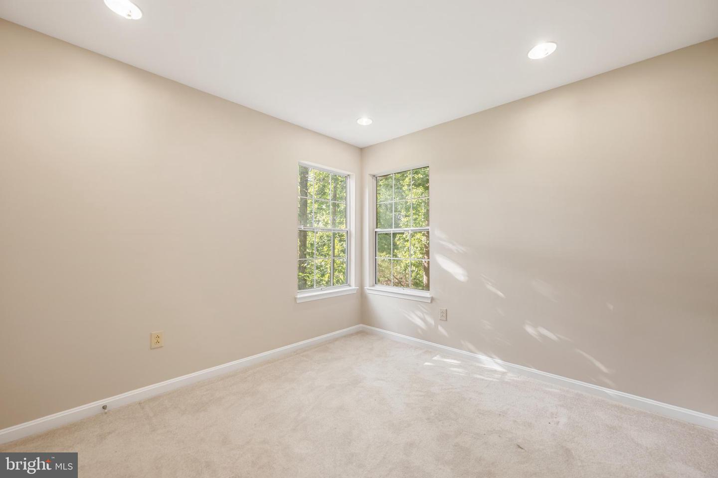 11304 Bennington Dr Property Photo 22