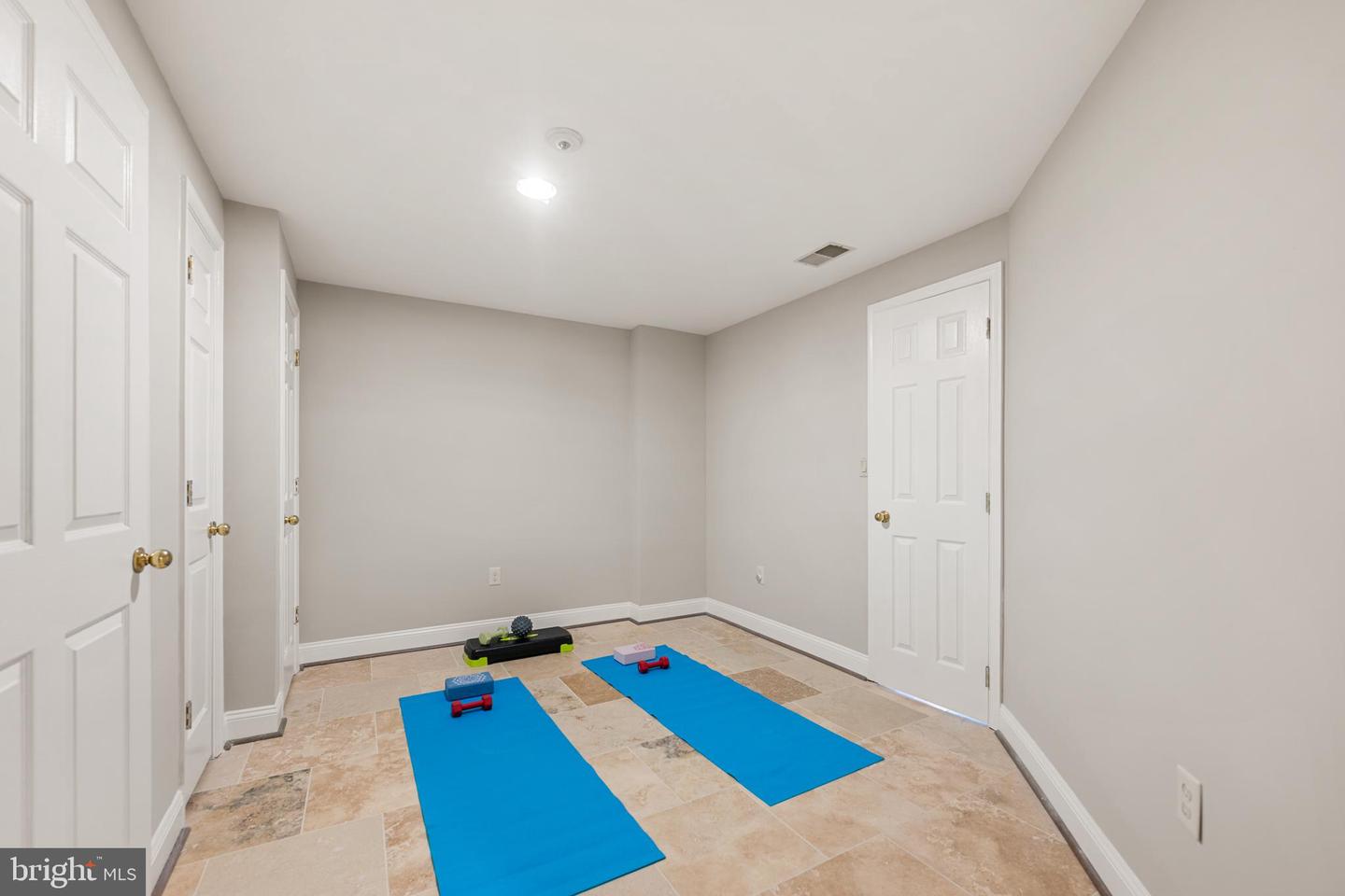 11304 Bennington Dr Property Photo 28