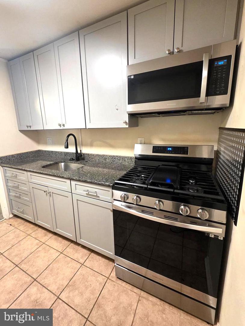 7320 Donnell Pl #b Property Photo 4