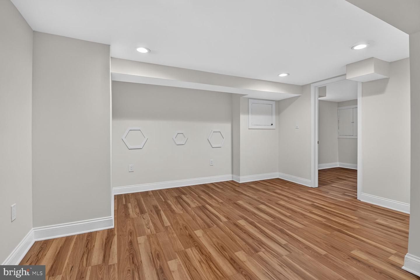 2416 Griffen St Property Photo 14