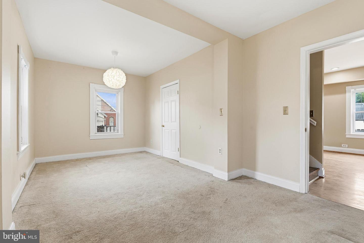 5033 Emo St Property Photo 12