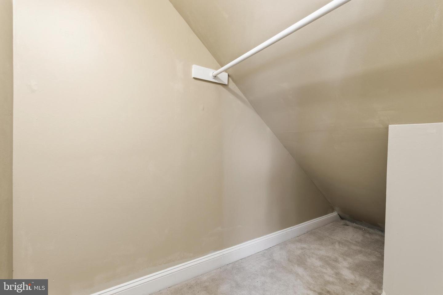 5033 Emo St Property Photo 15