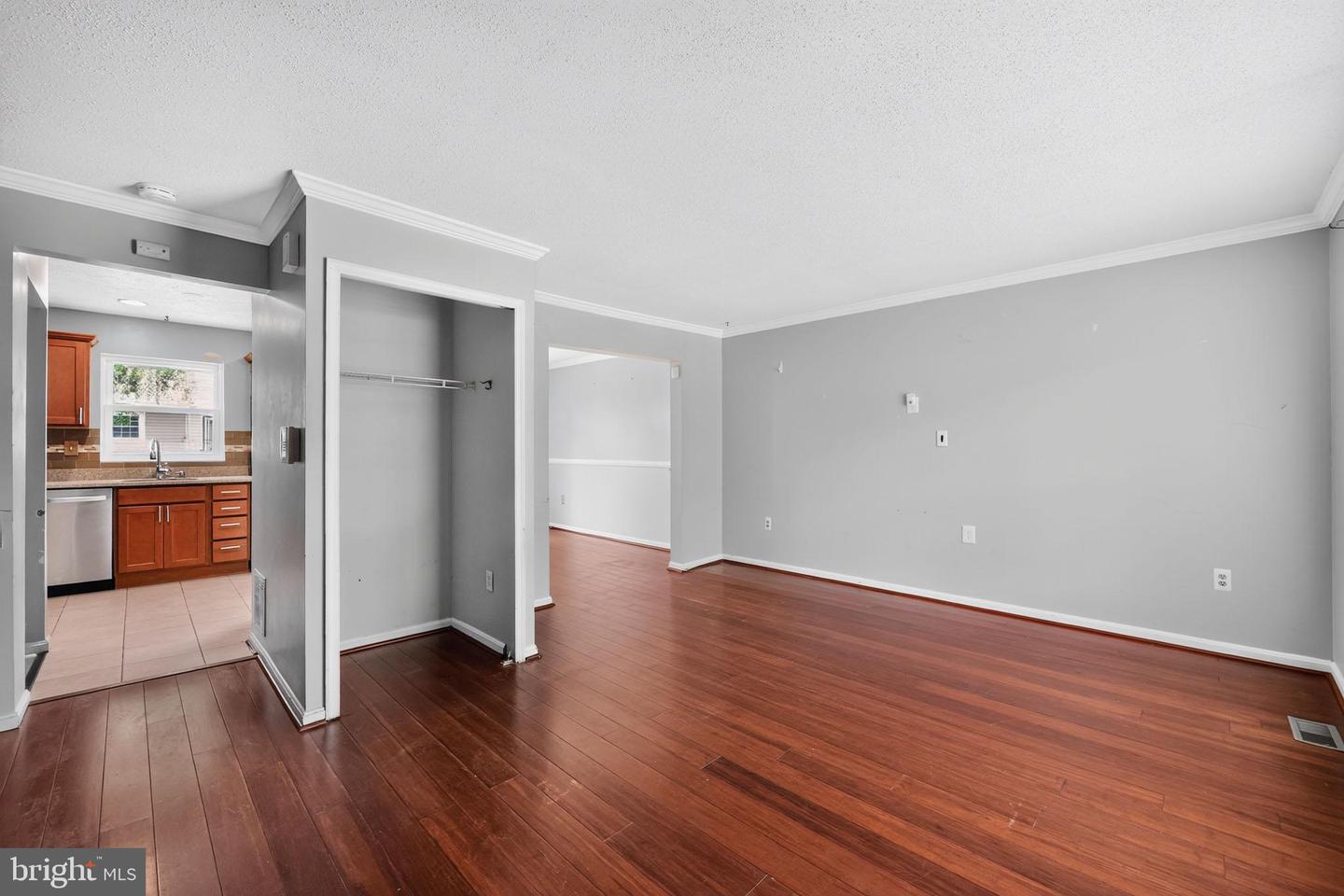 1007 Saint Michaels Dr Property Photo 7
