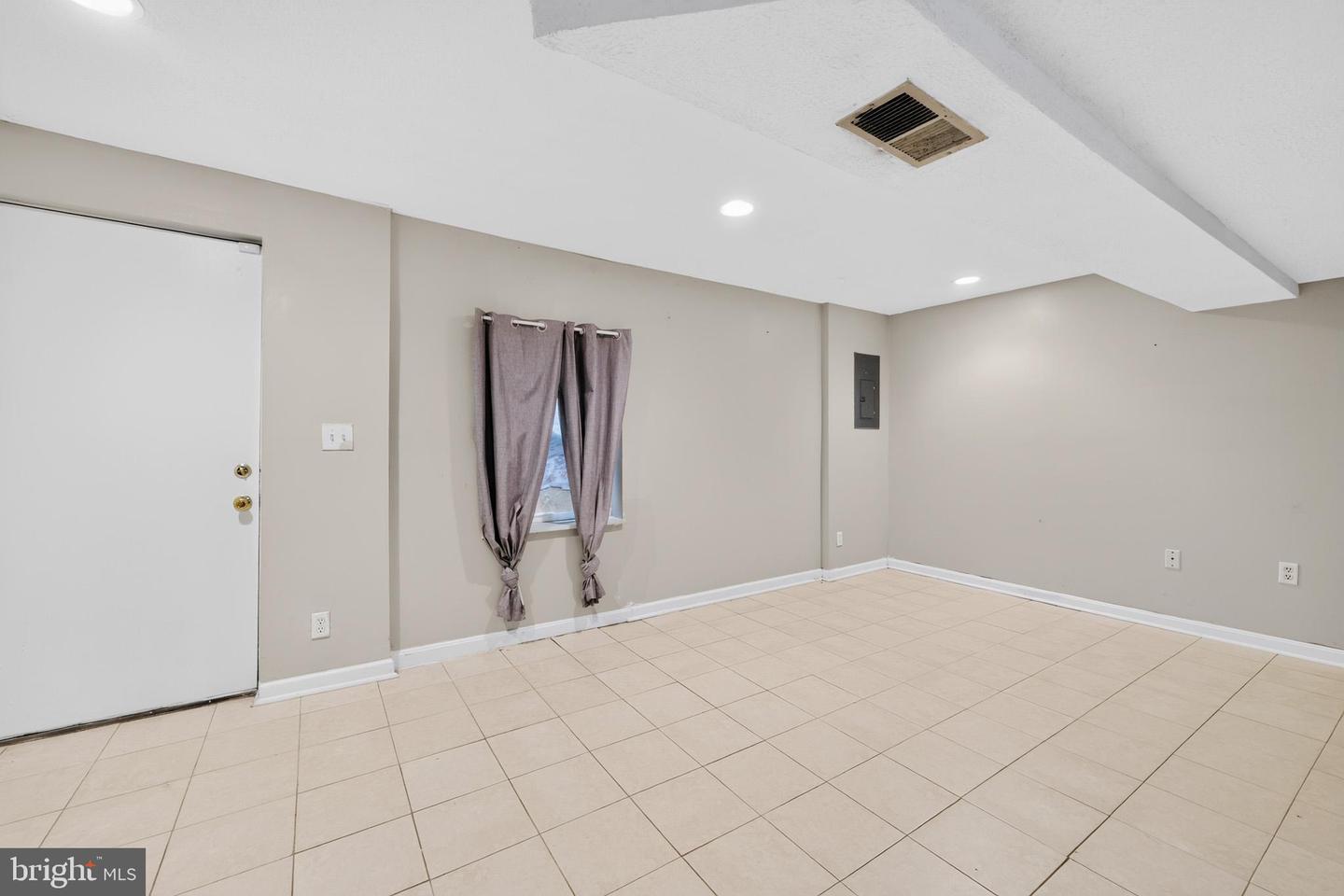 1007 Saint Michaels Dr Property Photo 29