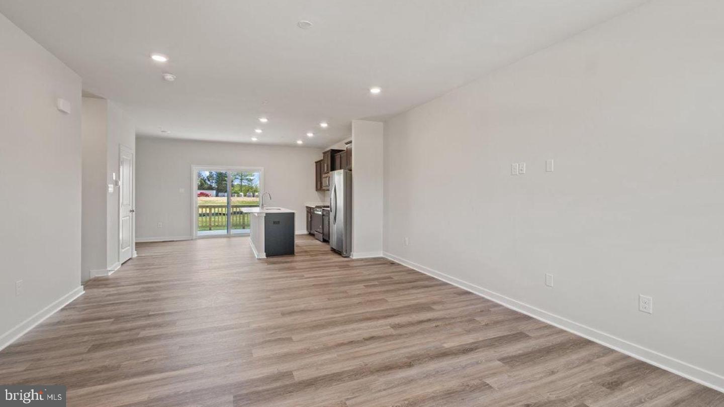 7533 Silver Thread Way Property Photo 11