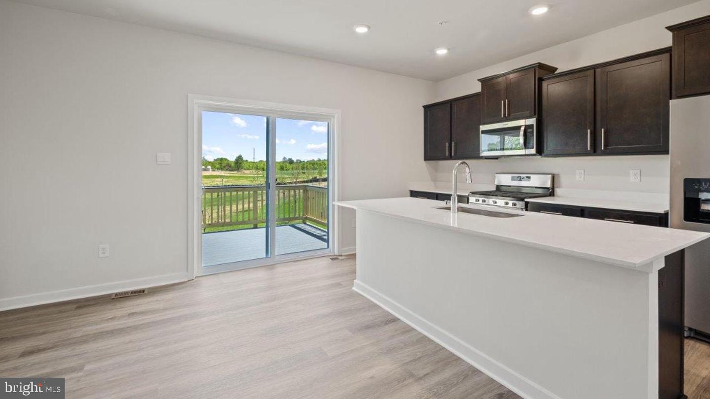 7533 Silver Thread Way Property Photo 14