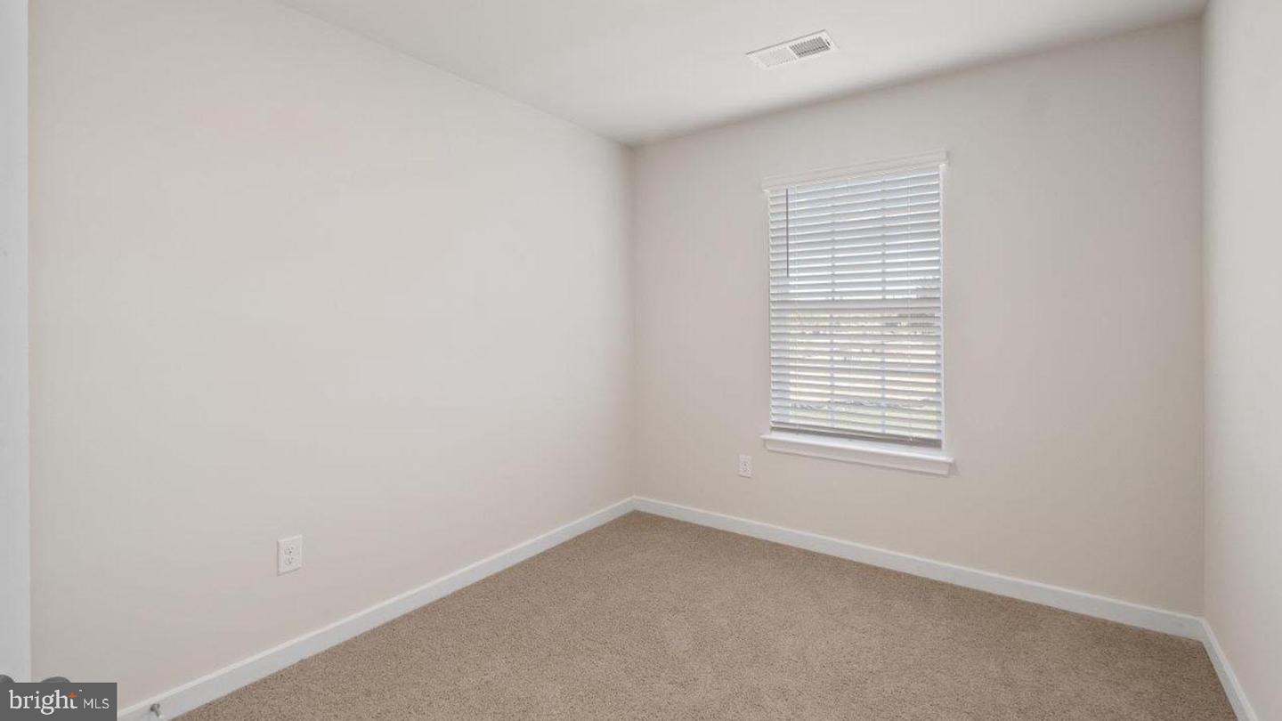 7533 Silver Thread Way Property Photo 18