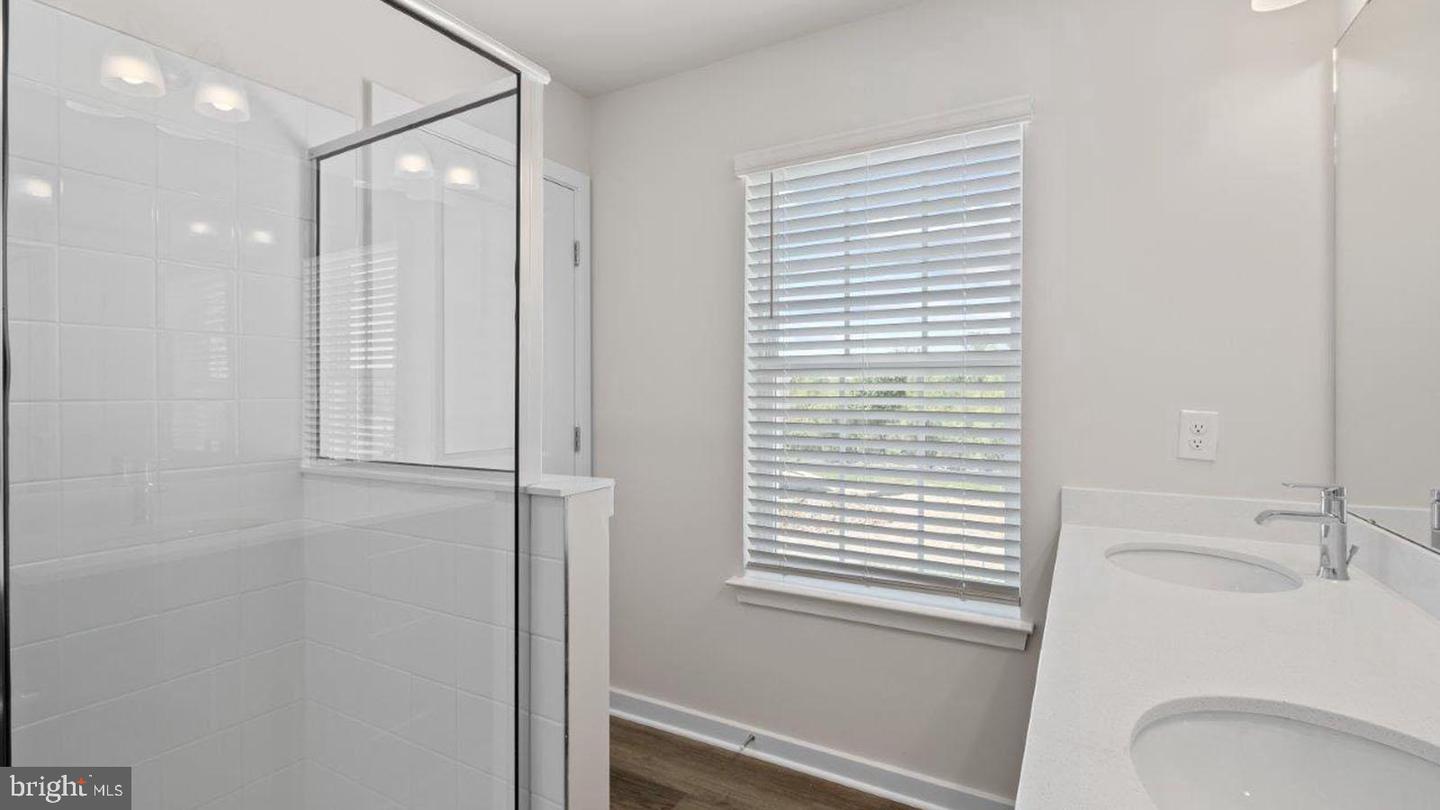 7533 Silver Thread Way Property Photo 24