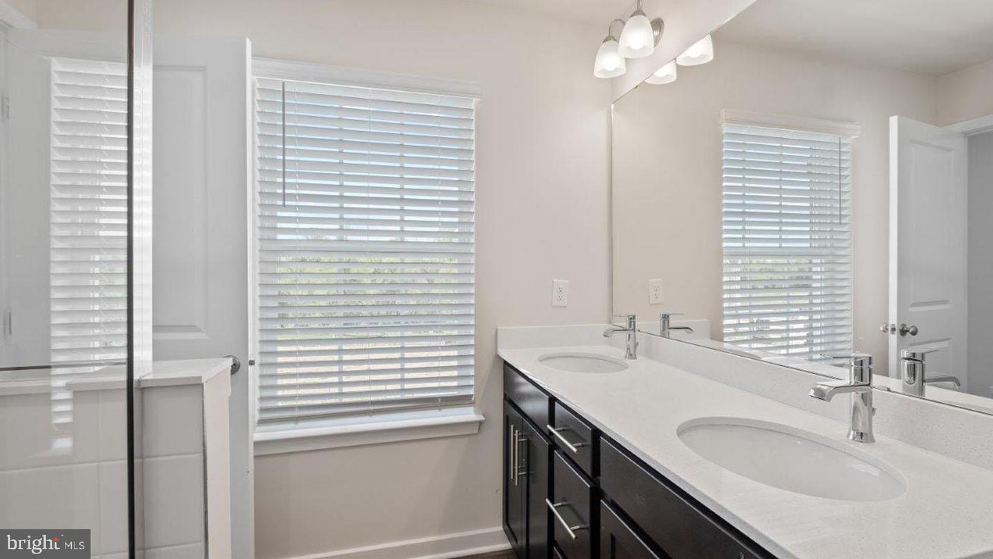 7533 Silver Thread Way Property Photo 25