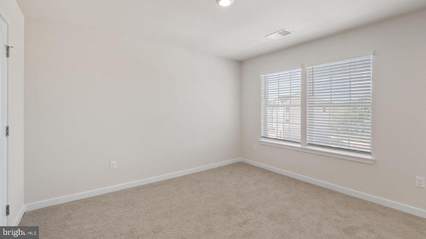 7533 Silver Thread Way Property Photo 28