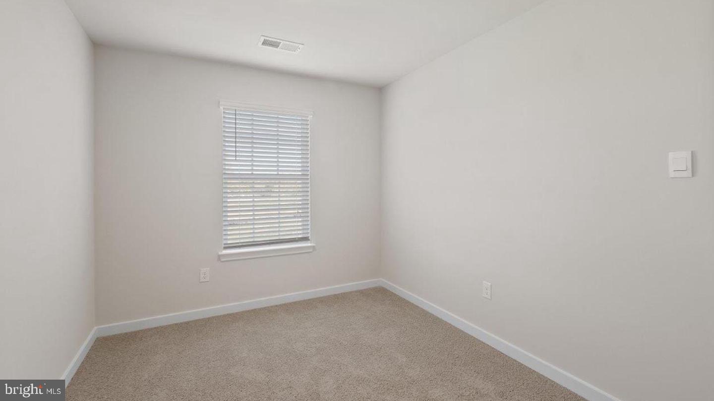 7533 Silver Thread Way Property Photo 29