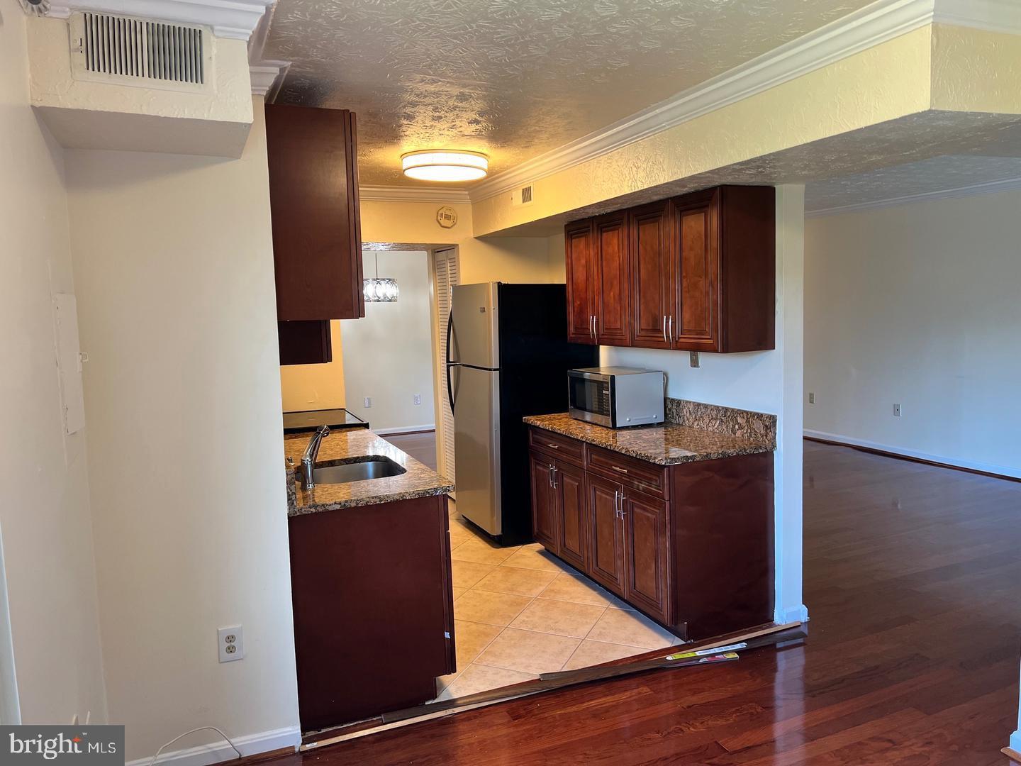 7927 Mandan Rd #301 Property Photo 9
