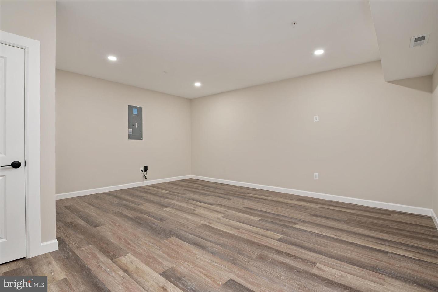 15628 Twin River Cir Property Photo 47