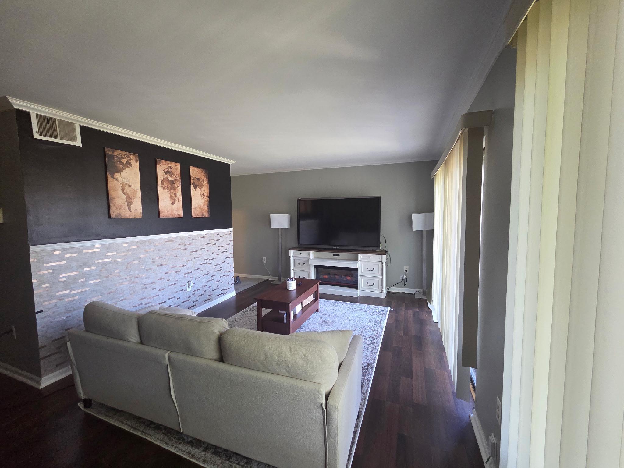 6998 Hanover Pkwy #4 Property Photo 2