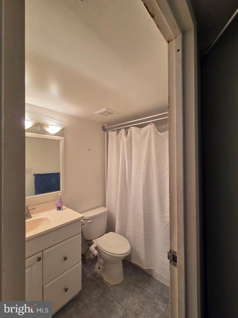 6998 Hanover Pkwy #4 Property Photo 9