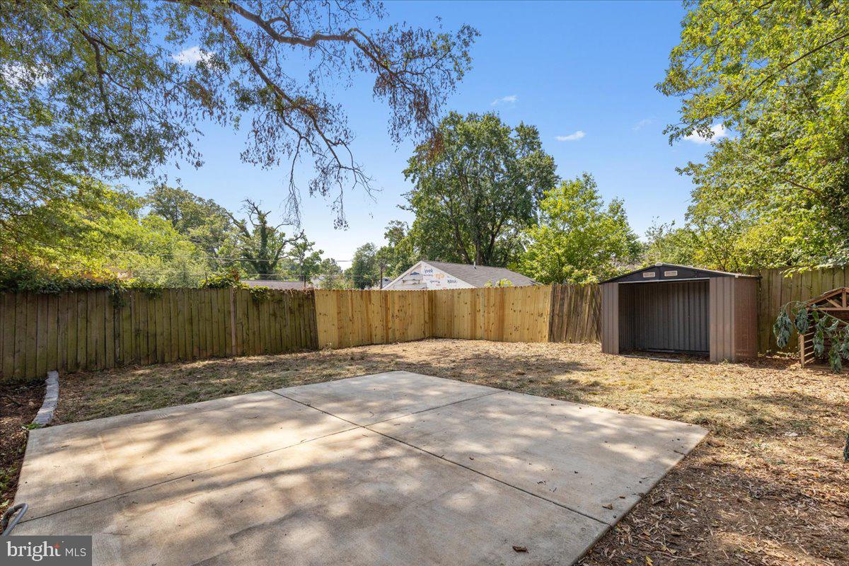 5031 Emo St Property Photo 34