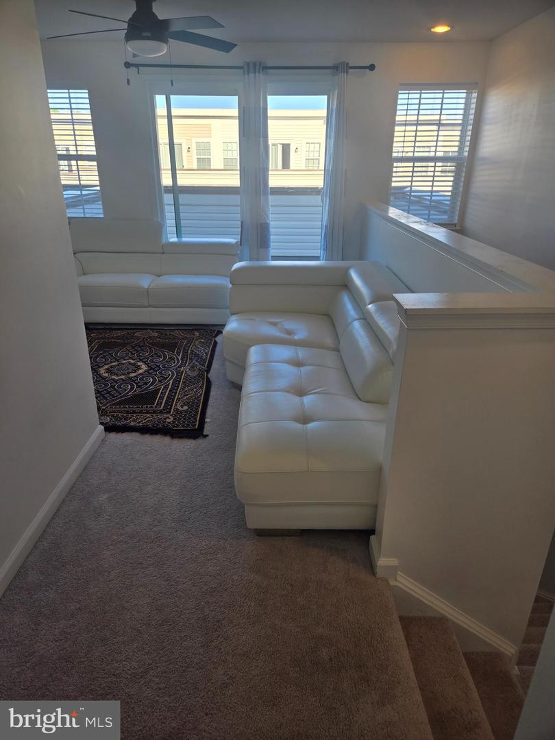 12509 Honey Locust Way Property Photo 14