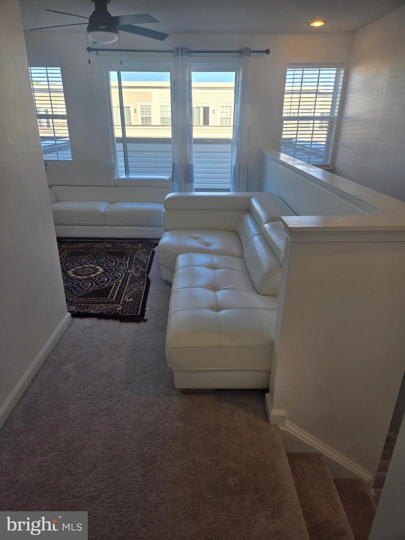 12509 Honey Locust Way Property Photo 15
