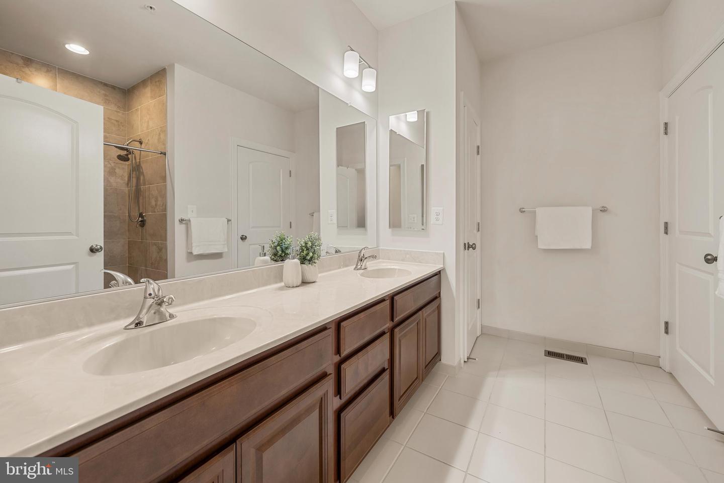 12605 Broughton Blf Property Photo 15