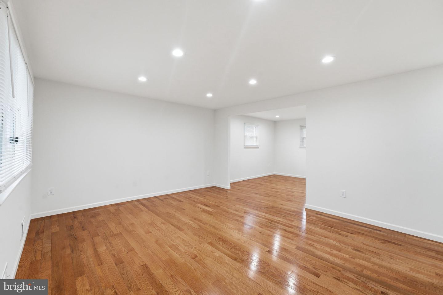 1404 Woodlark Dr Property Photo 8