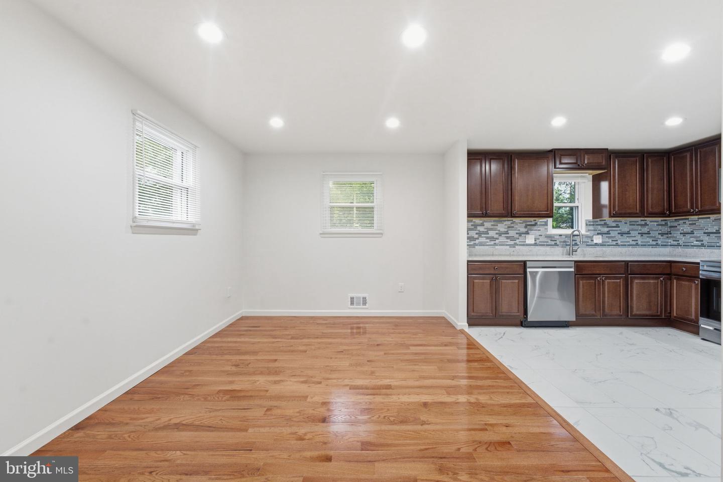 1404 Woodlark Dr Property Photo 10
