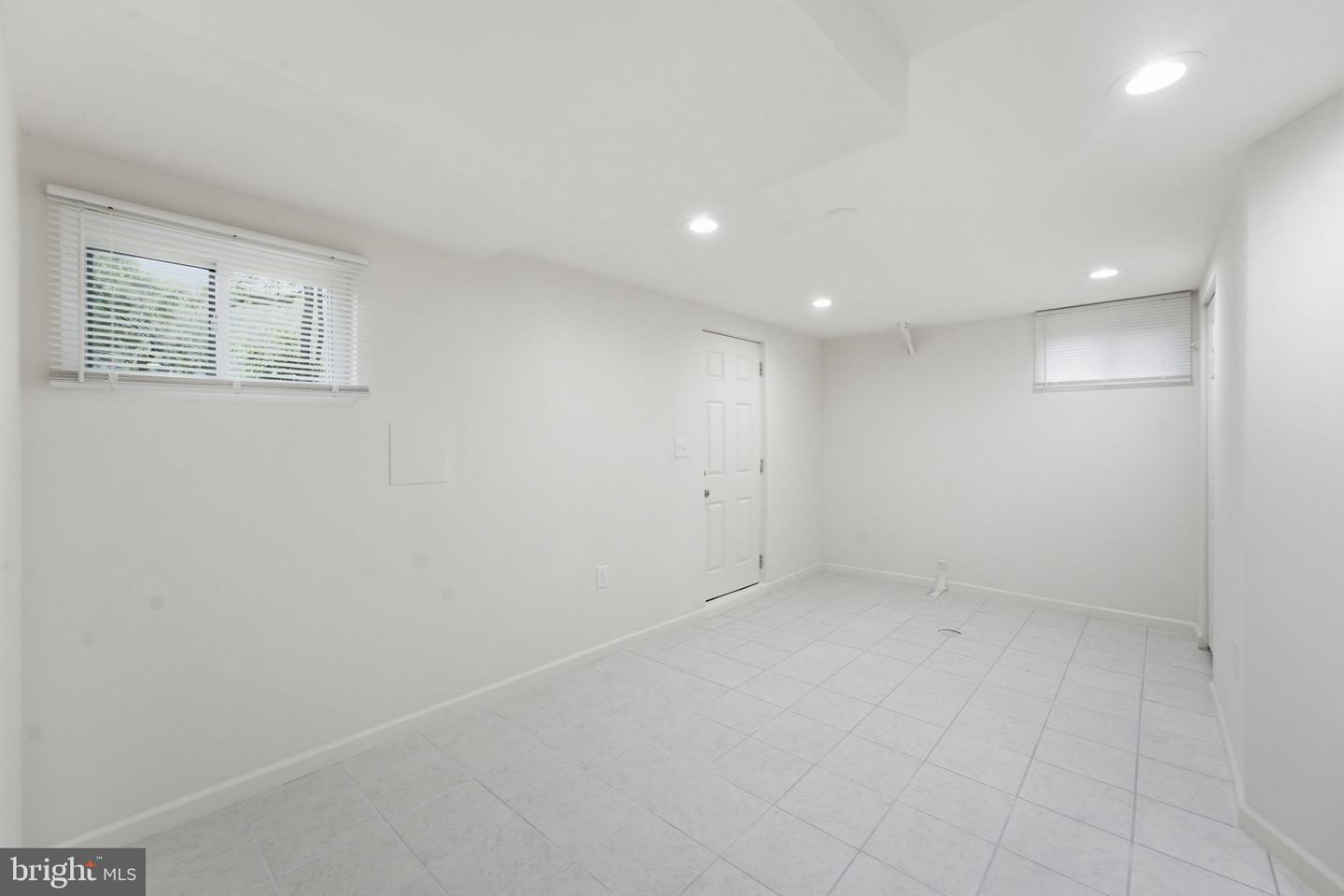 1404 Woodlark Dr Property Photo 22